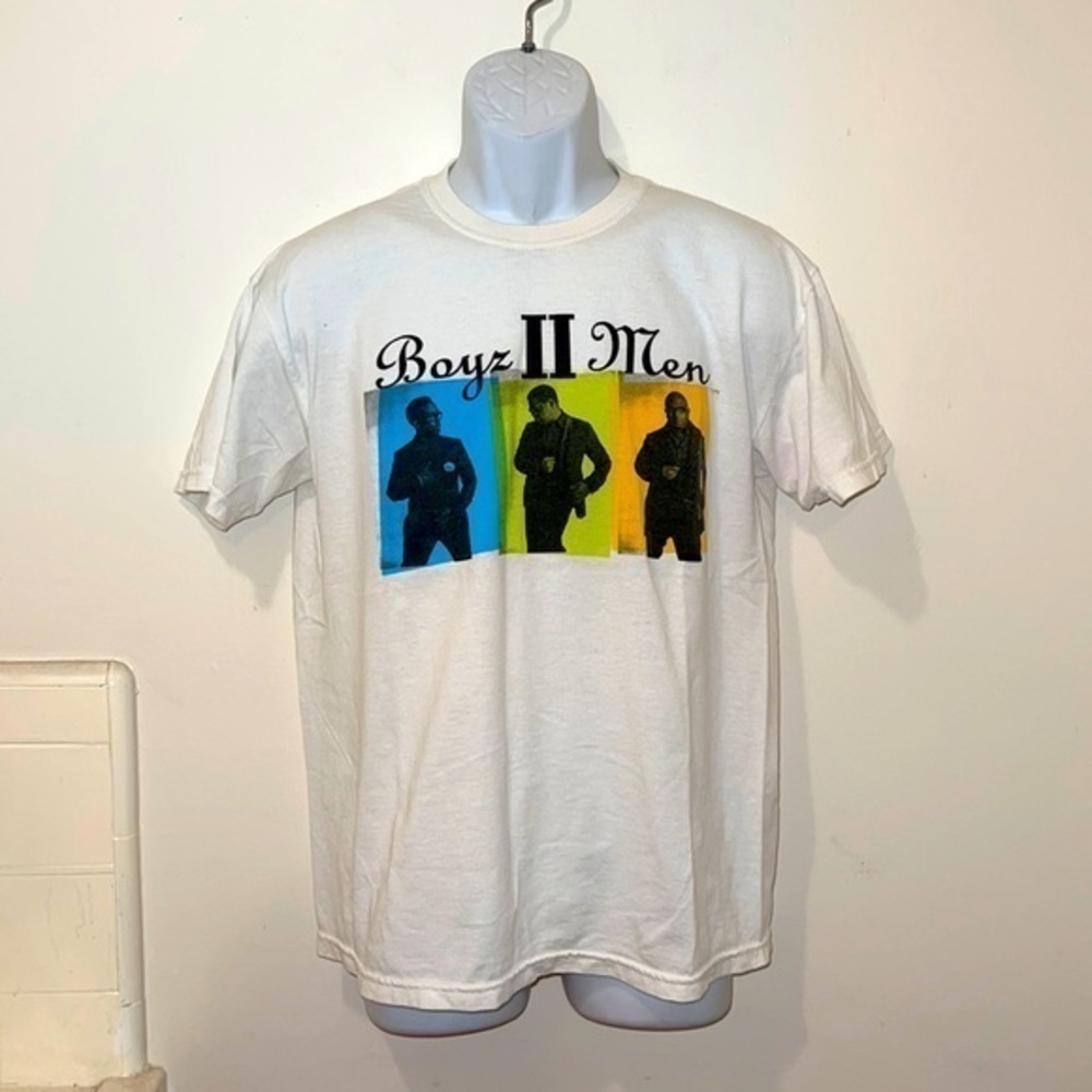 Vintage 90’s R&B Musical Group “Boyz II Men” Graphic Tee